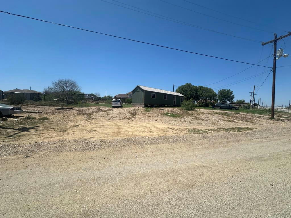189 WIPFF RD, EAGLE PASS, TX 78852, photo 1 of 12